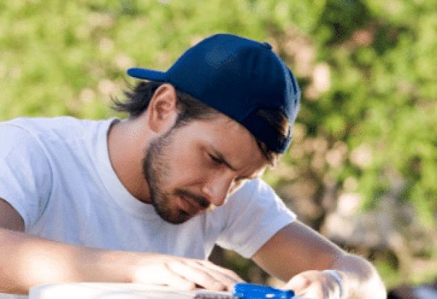 Warmtepomp naast een woning